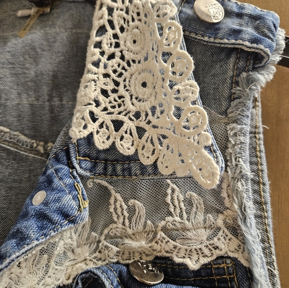 Lace-Accented Denim Vest - Picture 3 of 3